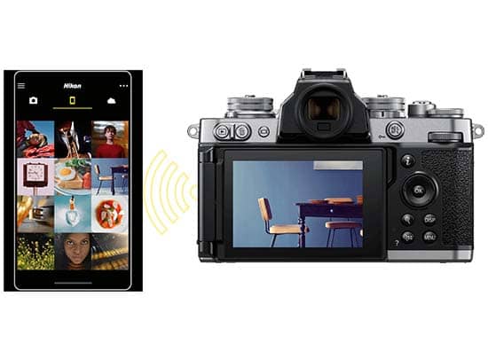 Transmisión inalámbrica de la Nikon Z fc Cámara sin espejo con un smartphone