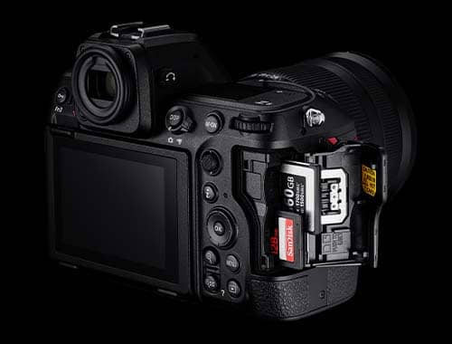 Ranuras para las memorias SD de la Nikon Z8 Cámara Digital vista posterior