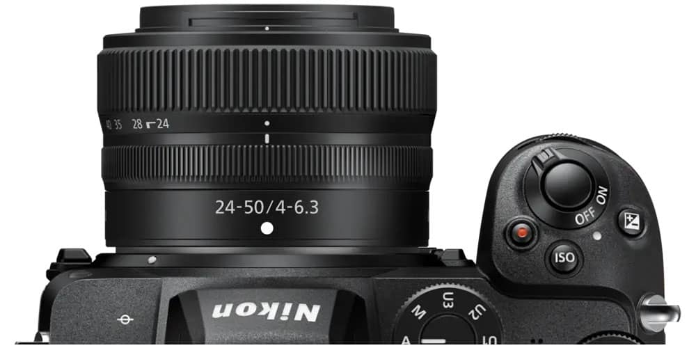 Nikon Objetivo NIKKOR Z 24-50 mm montado en cámara Nikon vista superior