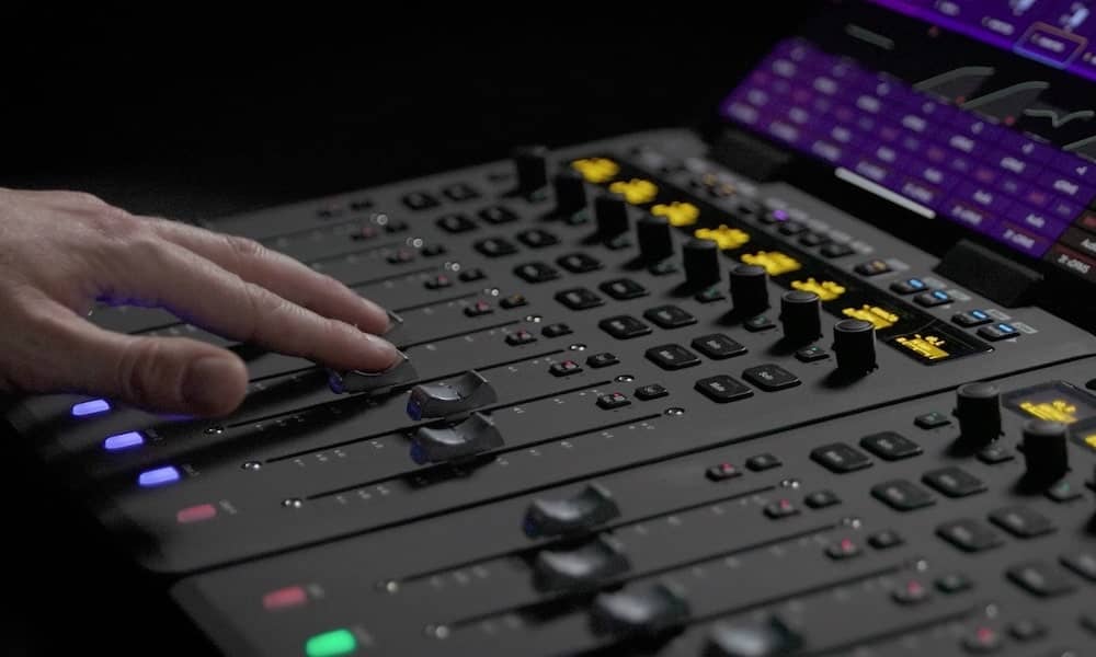 Usando la Superficie de control AVID S1
