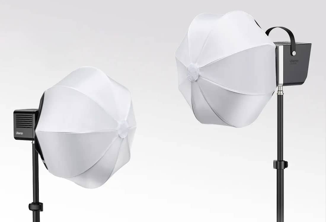 Dos Softbox Tipo Linterna para Video Ulanzi AS-L30 montados en trípodes