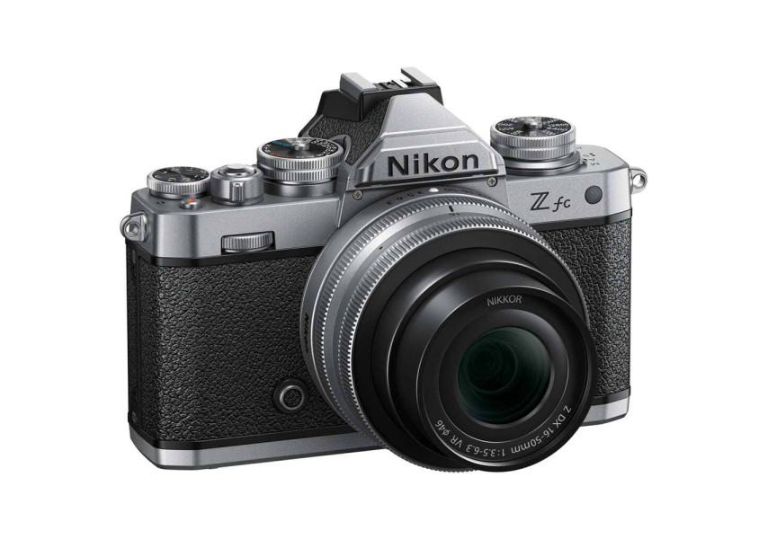 Nikon Z fc Cámara sin espejo con objetivo 16-50mm vista de perfil