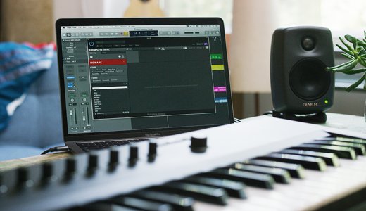 Teclado controlador KOMPLETE A49 usando el software Komplete