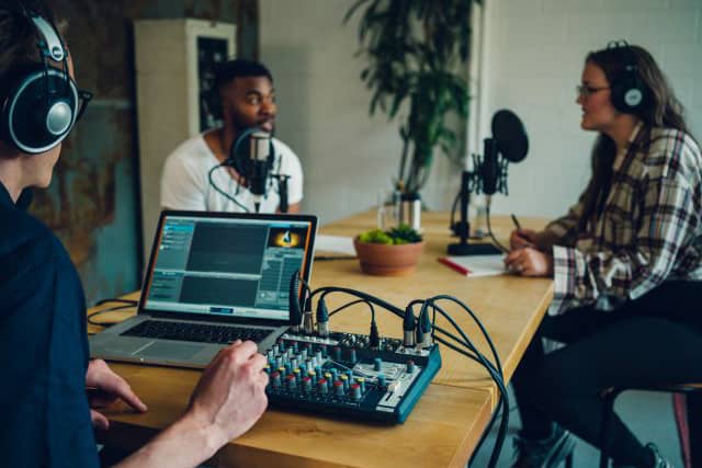 Grabación de un podcast con la Consola Notepad 12FX